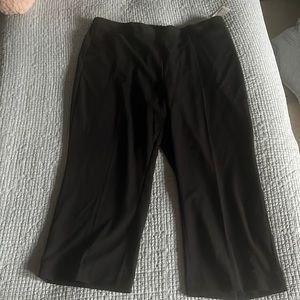 Women’s black dress pants 2XP.